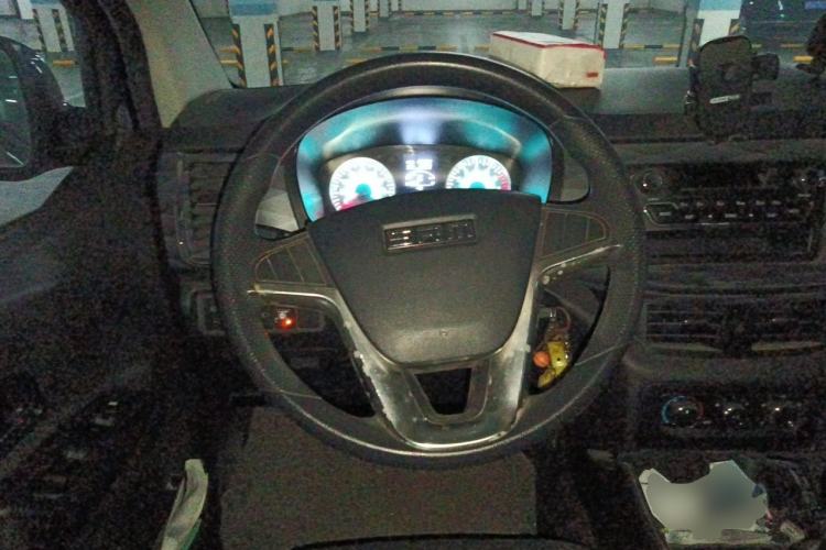 Used Jinbei Gold Hiace 2021 1.5L Passenger Vehicle Engineering Lion 5-Seater Steering Wheel