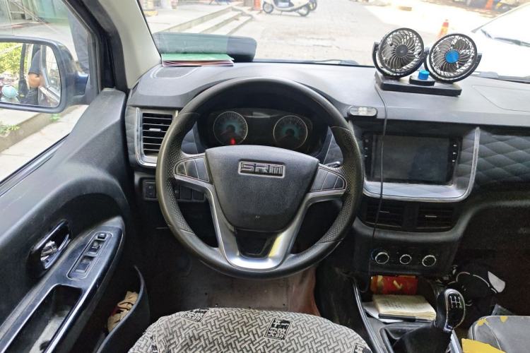 Used Jinbei Gold Hiace 2021 1.5L Passenger Vehicle Engineering Lion 6 Seats Steering Wheel