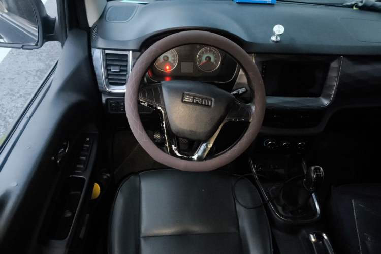 Used Jinbei Gold Hiace 2021 1.5L Passenger Vehicle Travel Lion 5-Seater Steering Wheel