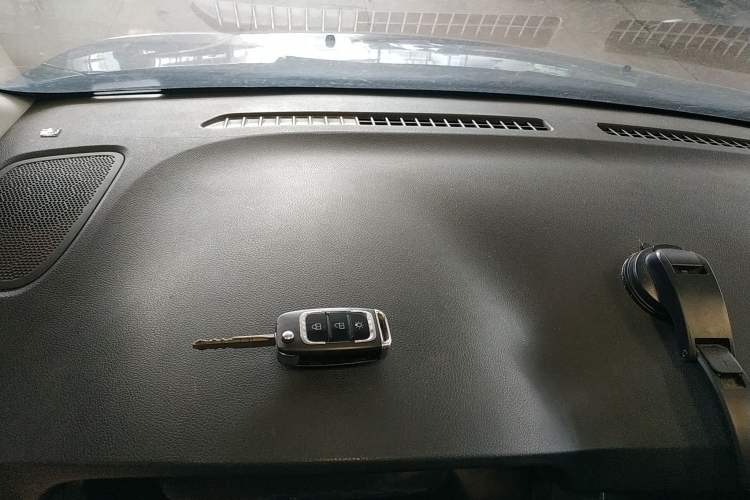 Used Jinbei Gold Hiace 2021 2.0L Passenger Van Travel Lion 6-Seater Vehicle Key