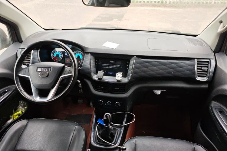 Used Jinbei Gold Hiace 2021 1.5L Passenger Van Travel Lion 6-Seater Center Console