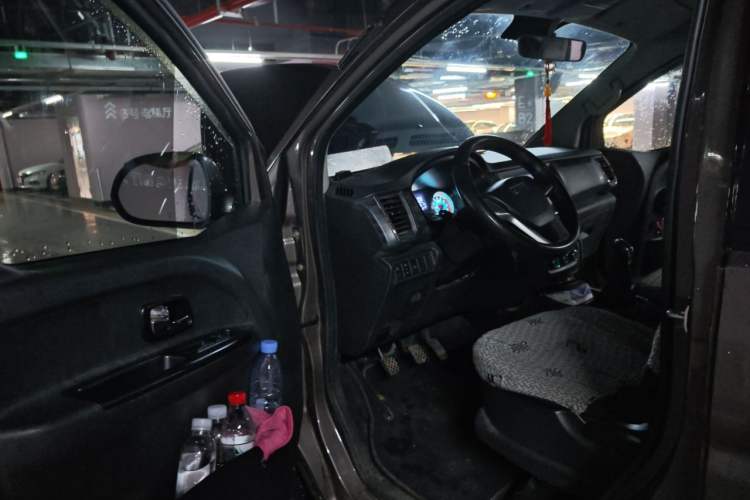 Used Jinbei Gold Hiace 2021 1.5L Passenger Vehicle Engineering Lion 6 Seats Driver Seat