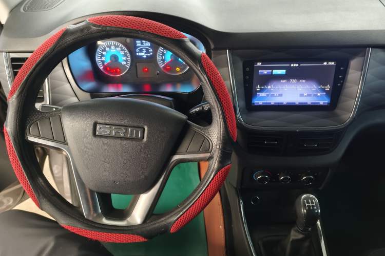 Used Jinbei Gold Hiace 2021 2.0L Passenger Van Engineering Lion Central Air Conditioning Version 9 Seats Interior 1