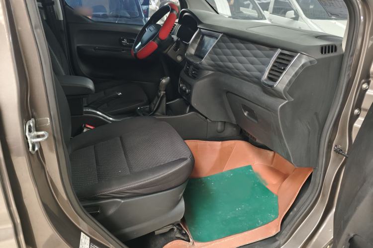 Used Jinbei Gold Hiace 2021 2.0L Passenger Van Engineering Lion Central Air Conditioning Version 9 Seats Interior 8