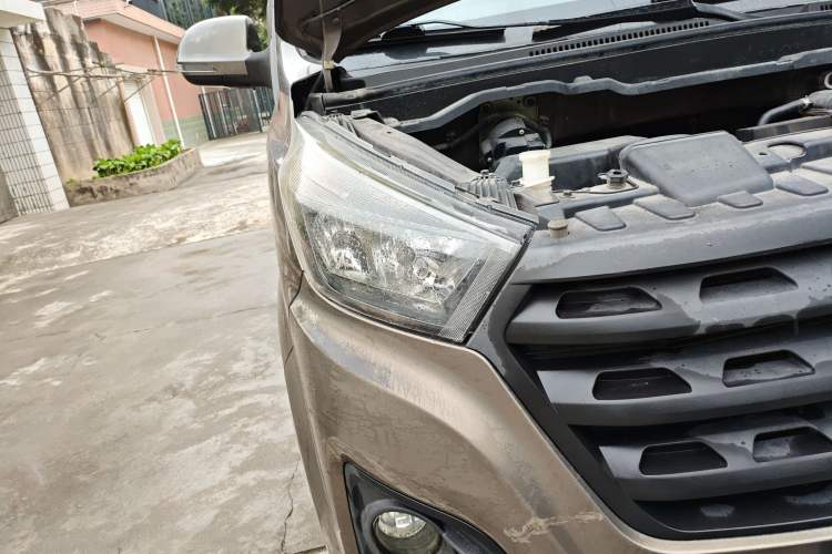 Used Jinbei Gold Hiace 2021 1.5L Passenger Van Travel Lion 6-Seater Right Front Headlight