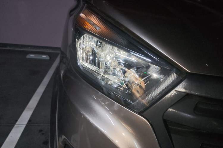Used Jinbei Gold Hiace 2021 1.5L Passenger Vehicle Engineering Lion 6 Seats Right Front Headlight