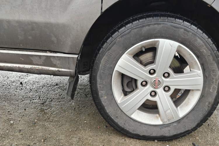 Used Jinbei Gold Hiace 2021 1.5L Passenger Vehicle Engineering Lion 7 Seats Right Front Wheel Hub