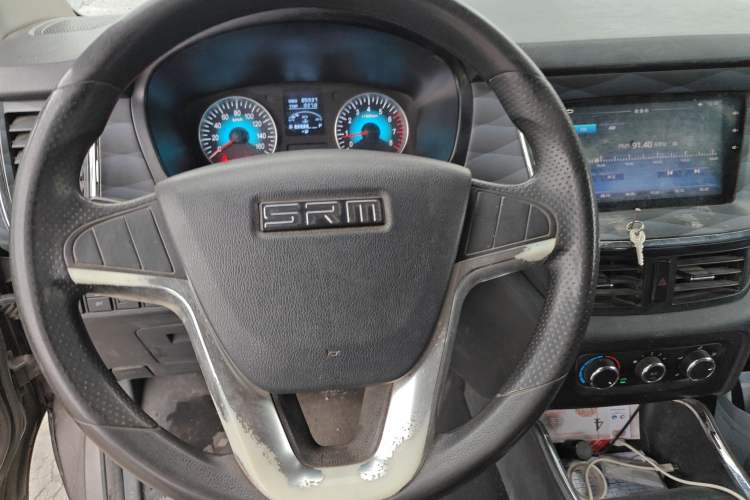Used Jinbei Gold Hiace 2021 1.5L Passenger Vehicle Engineering Lion 7 Seats Steering Wheel