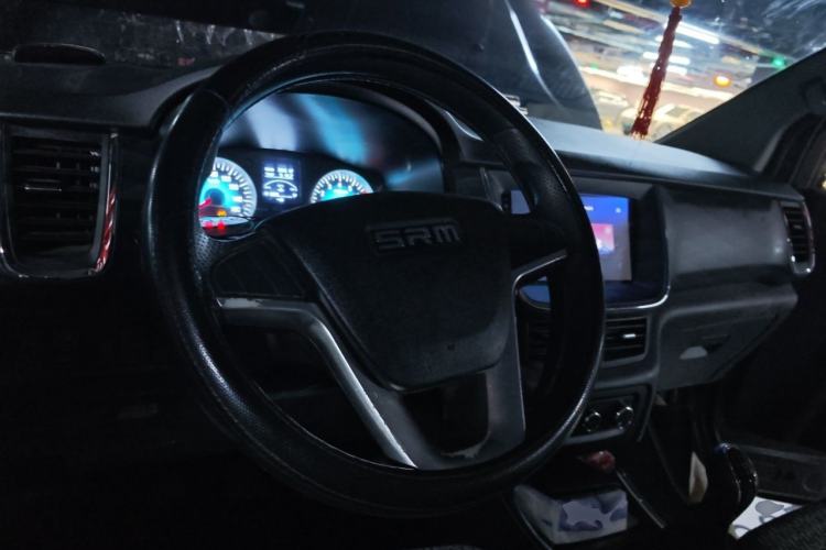 Used Jinbei Gold Hiace 2021 1.5L Passenger Vehicle Engineering Lion 6 Seats Steering Wheel