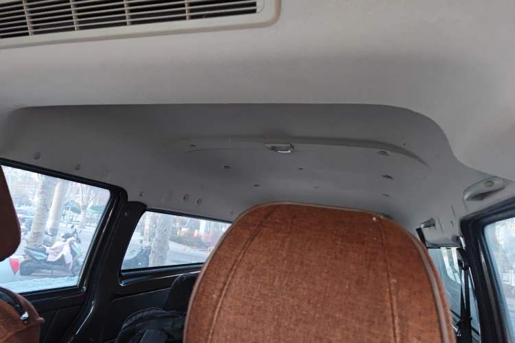 Used Jinbei Gold Hiace 2021 1.5L Passenger Vehicle Engineering Lion 6 Seats Headliner