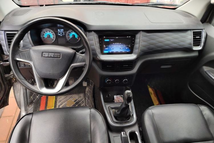 Used Jinbei Gold Hiace 2021 1.5L Passenger Van Travel Lion 7-Seater Center Console