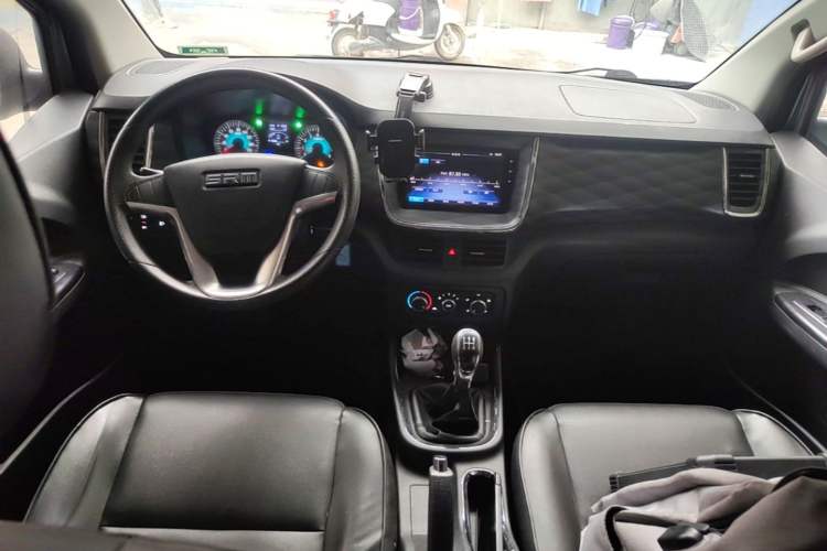 Used Jinbei Gold Hiace 2021 1.5L Passenger Van Travel Lion 6-Seater Center Console