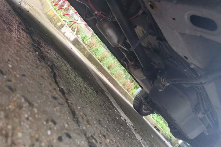 Used Jinbei Gold Hiace 2021 2.0L Passenger Van Travel Lion 7-Seater Chassis Front Left
