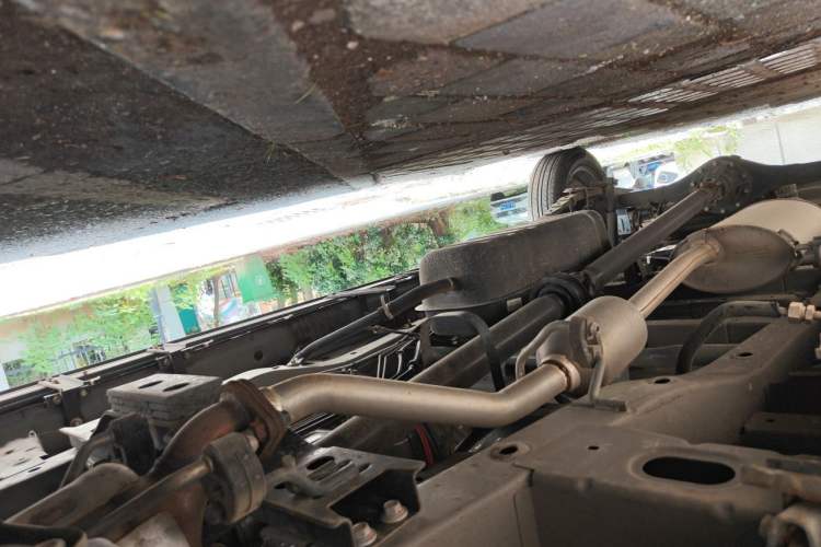 Used Jinbei Gold Hiace 2021 1.5L Passenger Vehicle Engineering Lion 5-Seater Chassis Front Right