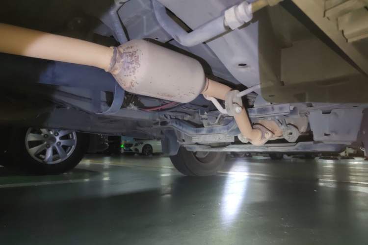 Used Jinbei Gold Hiace 2021 1.5L Passenger Vehicle Engineering Lion 6 Seats Chassis Front Right