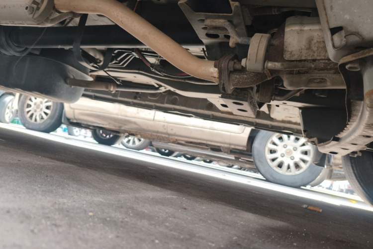 Used Jinbei Gold Hiace 2021 1.5L Passenger Vehicle Engineering Lion 6 Seats Chassis Front Right