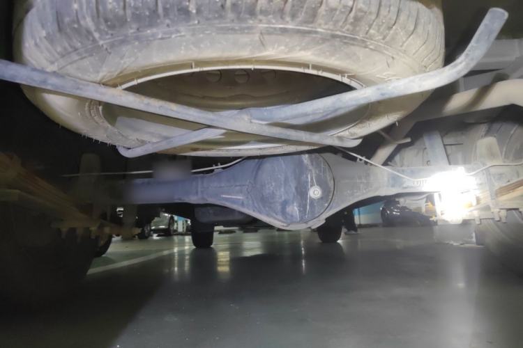 Used Jinbei Gold Hiace 2021 1.5L Passenger Vehicle Engineering Lion 6 Seats Chassis Rear