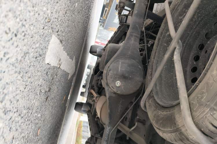 Used Jinbei Gold Hiace 2021 1.5L Passenger Vehicle Travel Lion 5-Seater Chassis Rear
