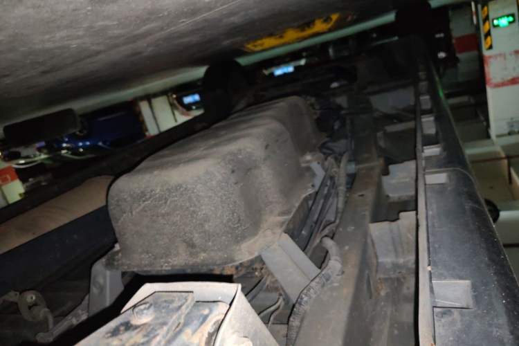 Used Jinbei Gold Hiace 2021 1.5L Passenger Van Travel Lion 6-Seater Chassis Rear Left