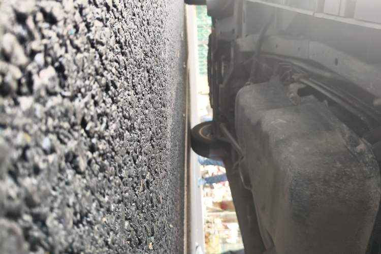 Used Jinbei Gold Hiace 2021 1.5L Passenger Van Travel Lion 6-Seater Chassis Rear Left