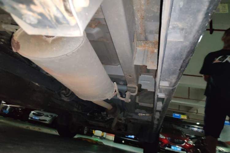 Used Jinbei Gold Hiace 2021 1.5L Passenger Van Travel Lion 6-Seater Chassis Rear Right