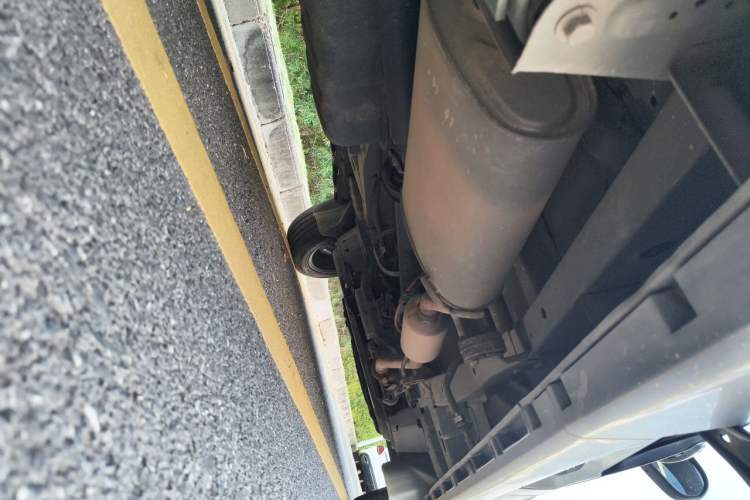 Used Jinbei Gold Hiace 2021 2.0L Passenger Van Travel Lion 7-Seater Chassis Rear Right