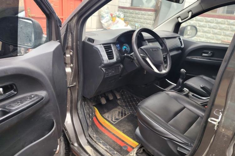 Used Jinbei Gold Hiace 2021 1.5L Passenger Van Travel Lion 7-Seater Driver Seat