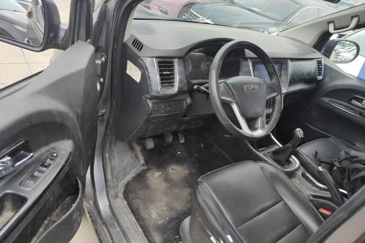 Used Jinbei Gold Hiace 2021 2.0L Passenger Van Travel Lion 6-Seater Driver Seat