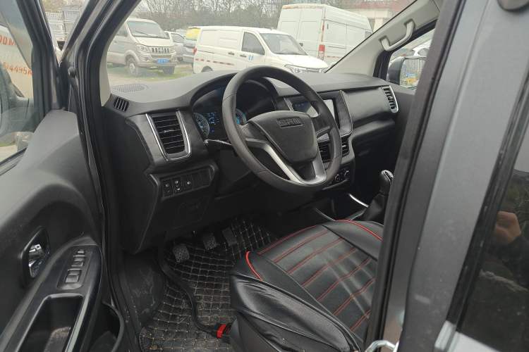 Used Jinbei Gold Hiace 2021 1.5L Passenger Vehicle Engineering Lion 7 Seats Driver Seat