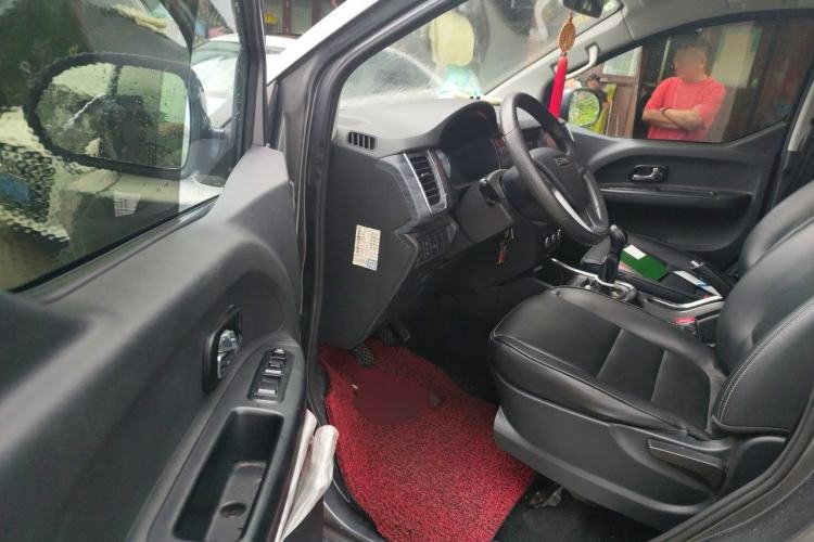 Used Jinbei Gold Hiace 2021 2.0L Passenger Van Travel Lion 7-Seater Driver Seat
