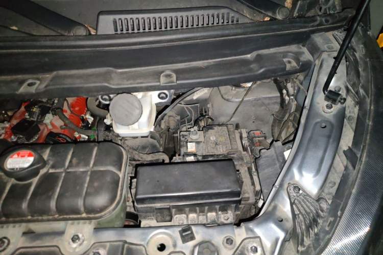 Used Jinbei Gold Hiace 2021 1.5L Passenger Van Travel Lion 6-Seater Engine Bay Left