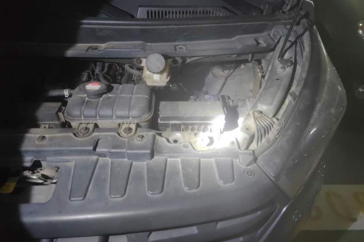 Used Jinbei Gold Hiace 2021 1.5L Passenger Vehicle Engineering Lion 6 Seats Engine Bay Left