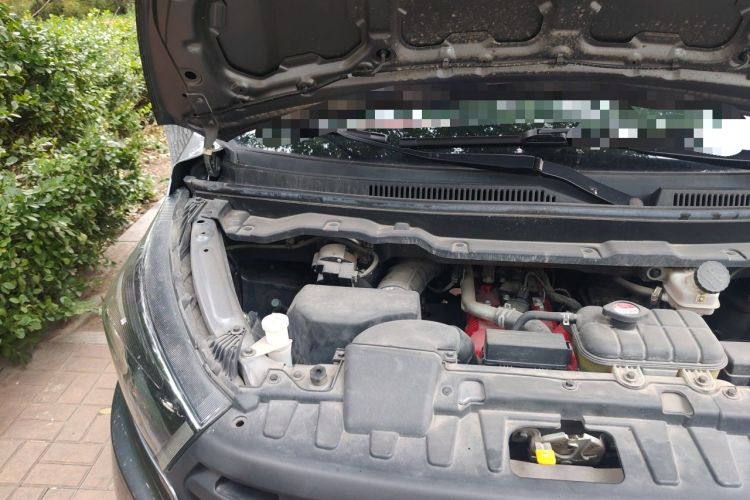 Used Jinbei Gold Hiace 2021 1.5L Passenger Vehicle Engineering Lion 5-Seater Engine Bay Right