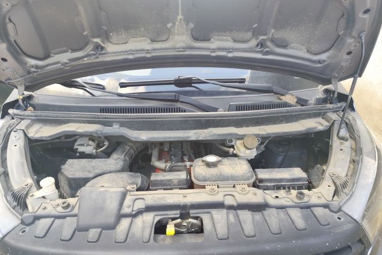 Used Jinbei Gold Hiace 2021 1.5L Passenger Vehicle Engineering Lion 6 Seats Engine Bay