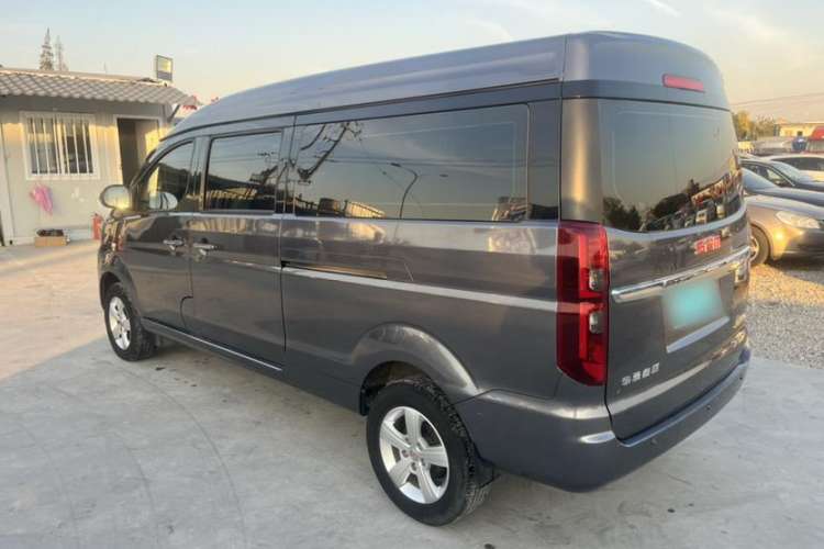 Used Jinbei Gold Hiace 2021 2.0L Passenger Van Travel Lion 6-Seater Exterior 2