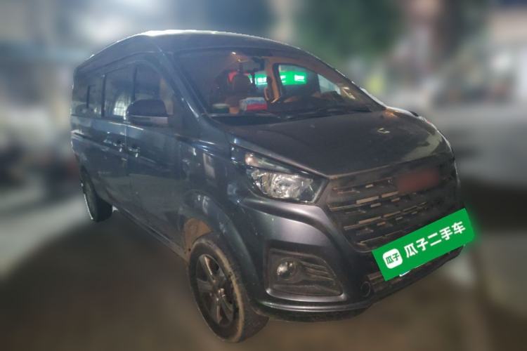 Used Jinbei Gold Hiace 2021 1.5L Passenger Van Travel Lion 7-Seater Front Right 45 Deg