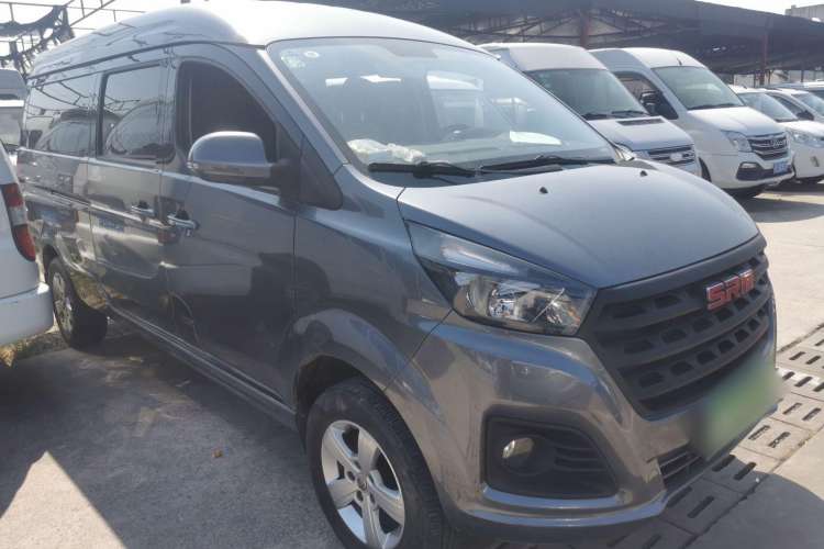 Used Jinbei Gold Hiace 2021 1.5L Passenger Van Travel Lion 6-Seater Front Right 45 Deg