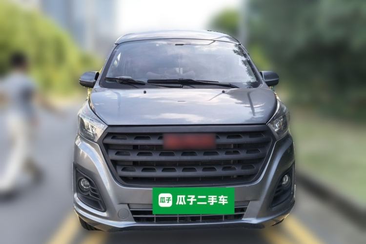 Used Jinbei Gold Hiace 2021 2.0L Passenger Van Travel Lion 7-Seater Front