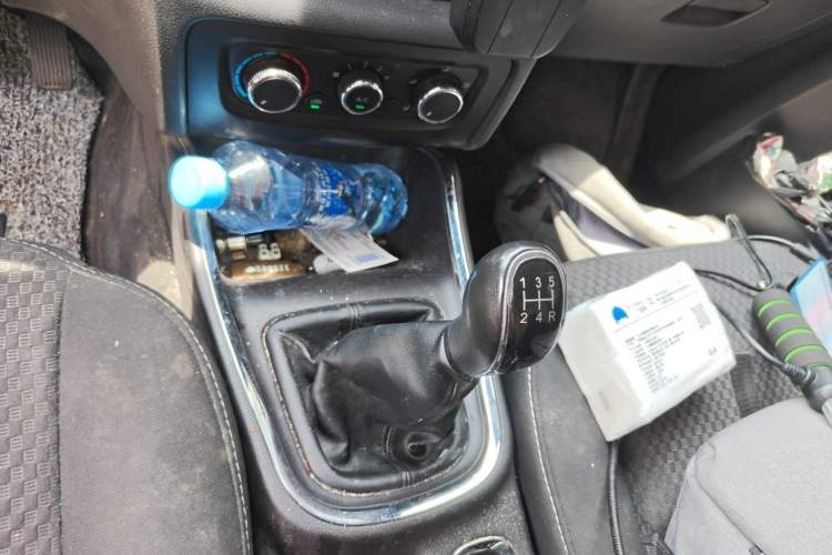 Used Jinbei Gold Hiace 2021 1.5L Passenger Vehicle Engineering Lion 5-Seater Gear Lever