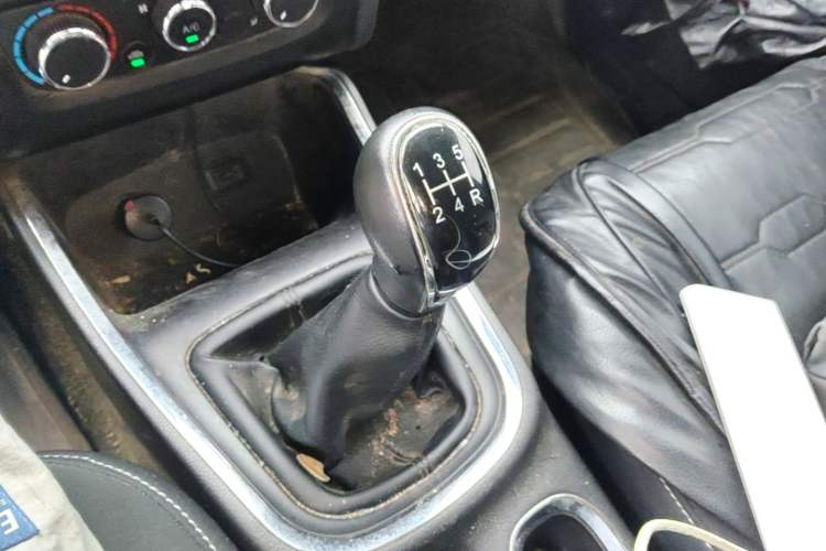 Used Jinbei Gold Hiace 2021 1.5L Passenger Vehicle Engineering Lion 6 Seats Gear Lever