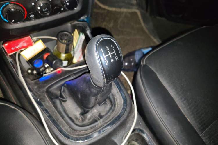 Used Jinbei Gold Hiace 2021 1.5L Passenger Van Travel Lion 6-Seater Gear Lever