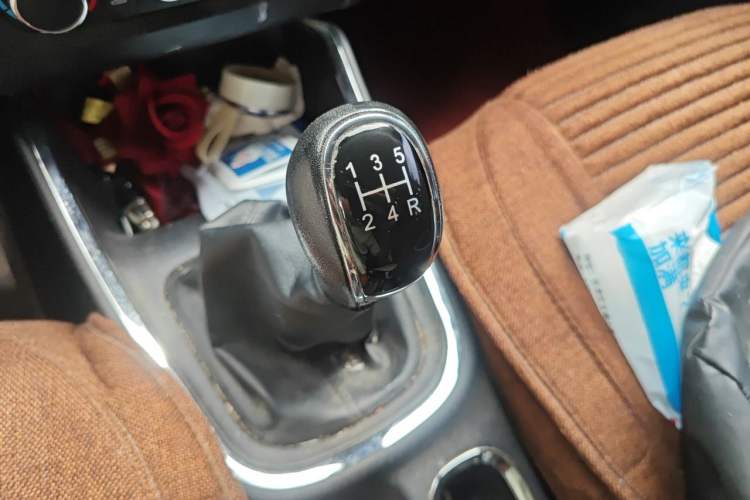 Used Jinbei Gold Hiace 2021 1.5L Passenger Vehicle Engineering Lion 6 Seats Gear Lever