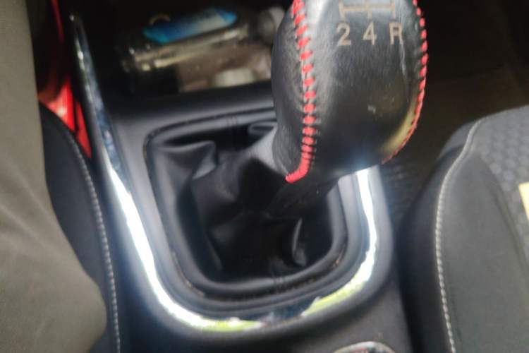 Used Jinbei Gold Hiace 2021 1.5L Passenger Vehicle Engineering Lion 5-Seater Gear Lever