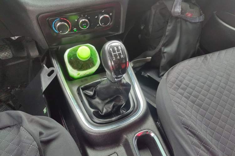 Used Jinbei Gold Hiace 2021 1.5L Passenger Van Travel Lion 6-Seater Gear Lever