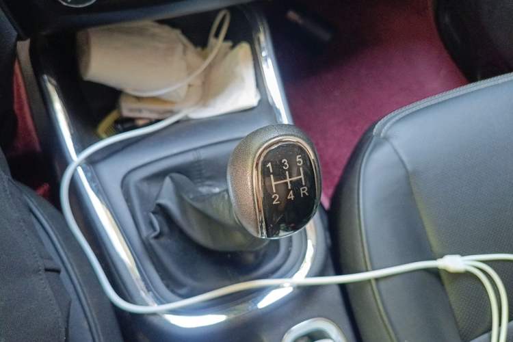 Used Jinbei Gold Hiace 2021 2.0L Passenger Van Engineering Lion Central Air Conditioning Version 9 Seats Gear Lever