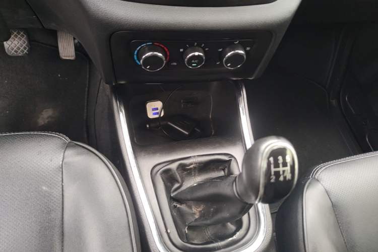 Used Jinbei Gold Hiace 2021 1.5L Passenger Van Travel Lion 7-Seater Gear Lever