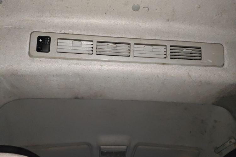 Used Jinbei Gold Hiace 2021 1.5L Passenger Vehicle Engineering Lion 7 Seats Headliner