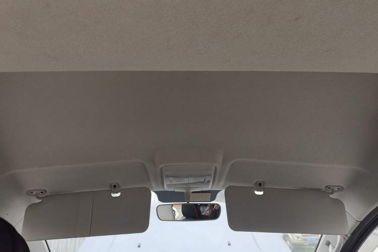 Used Jinbei Gold Hiace 2021 1.5L Passenger Vehicle Engineering Lion 7 Seats Headliner