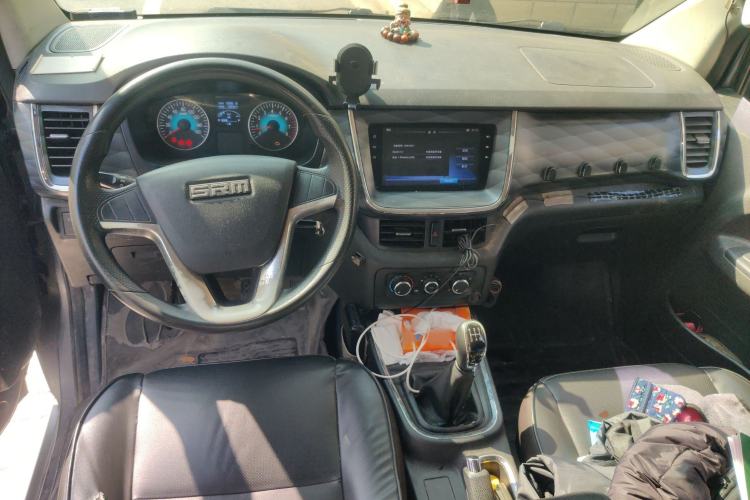Used Jinbei Gold Hiace 2021 1.5L Passenger Vehicle Travel Lion 5-Seater Interior 2