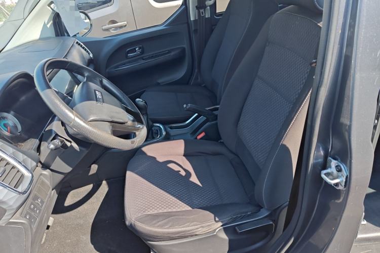Used Jinbei Gold Hiace 2021 1.5L Passenger Vehicle Engineering Lion 5-Seater Left Front Seat